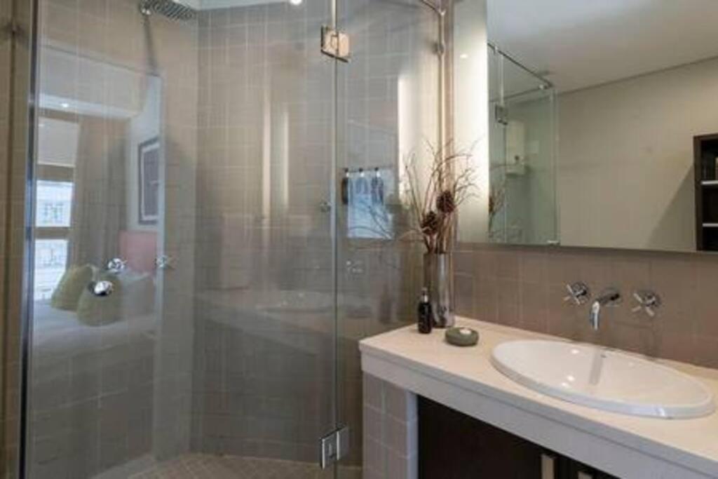 - Stunning 2 Bed - Iconic Views Apartment Cape Town