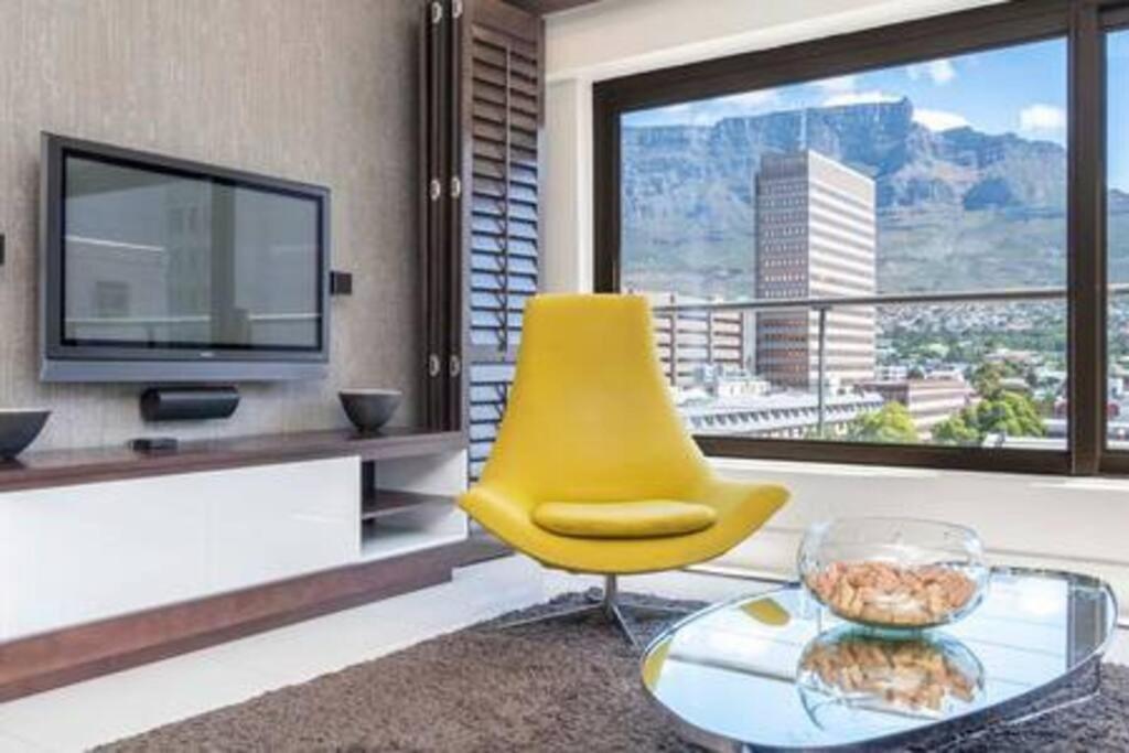 - Stunning 2 Bed - Iconic Views *